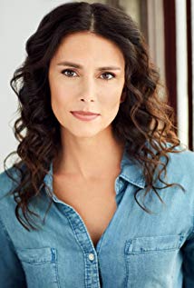 How tall is Melissa Ponzio?